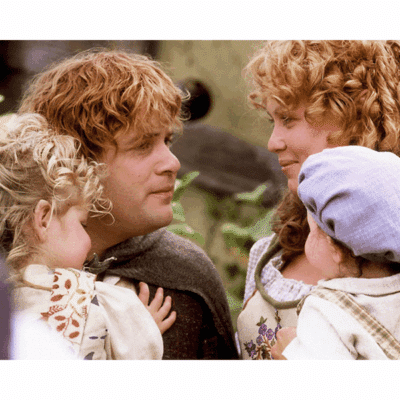 Lord of the Rings - Samwise Gamgee 'Family' Photo - Sean Astin - Sarah McLeod - Ali Astin - Maisy McLeod - Pioneer Signings